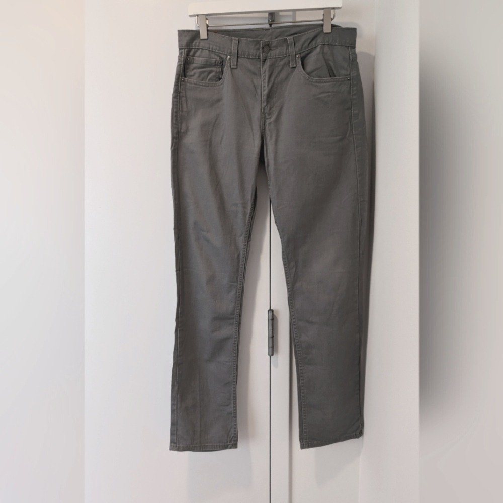 NWOT Levi's Greay Pants Regular Fit